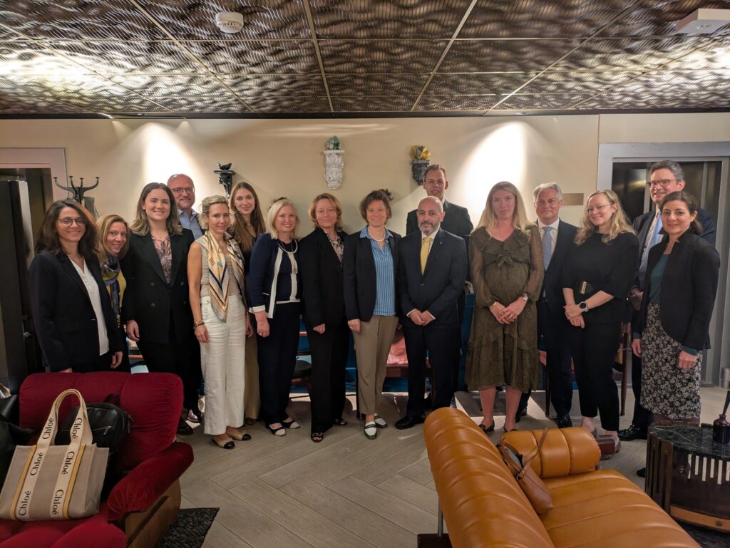 Group photo from the breakfast meeting